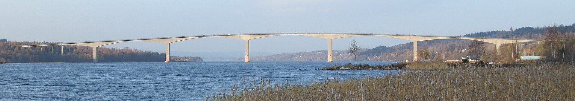 The bridge out to Alnön