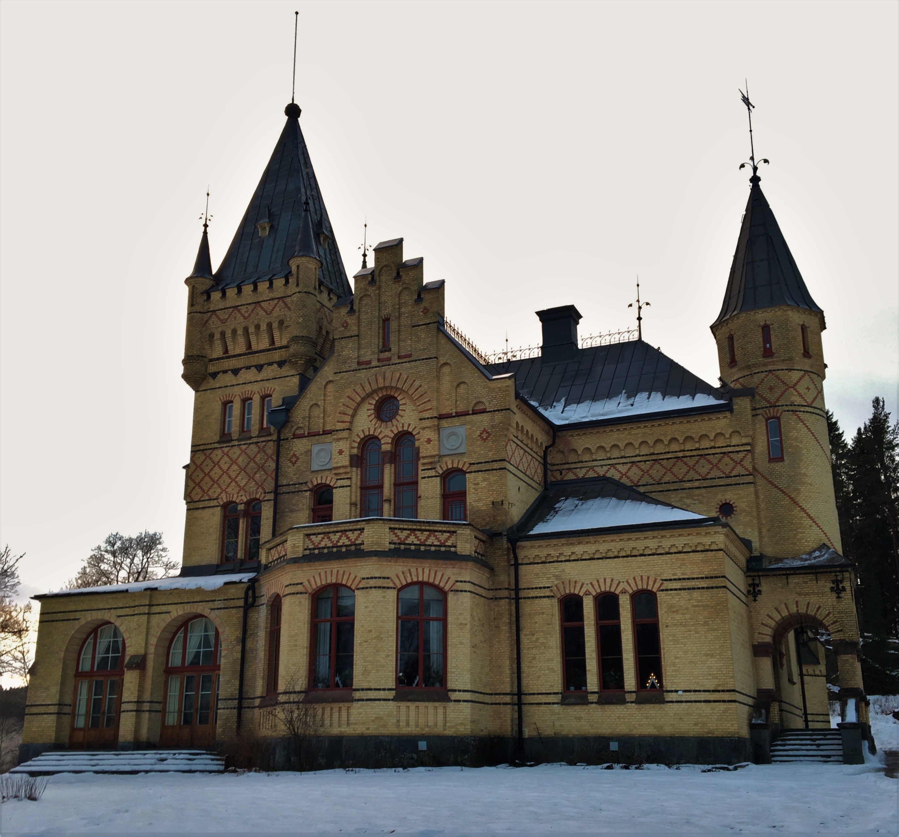 Merlo Castle, the only castle in Norrland, in winter light